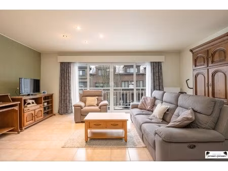 appartement te koop in merksem met 2 slaapkamers