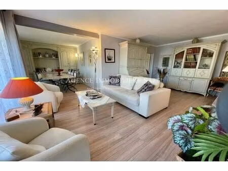 appartement de luxe de 2 chambres en vente à saint-tropez  france