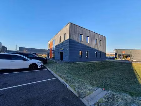 vente bureaux et commerces à ifs (14123) : à vendre / 92m² ifs