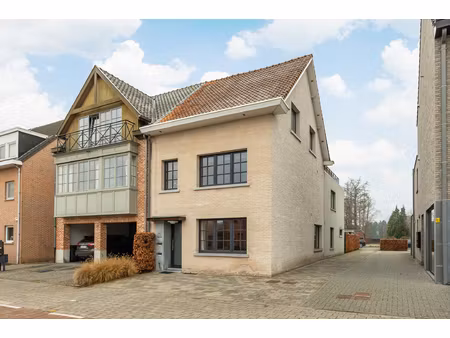 appartement te koop in zoersel met 2 slaapkamers