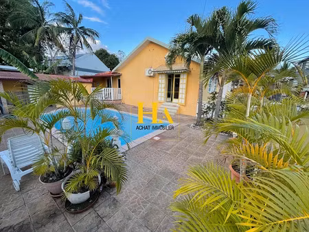 vente maison 6 pièces 110 m² à la riviere (97421)  318 000 €