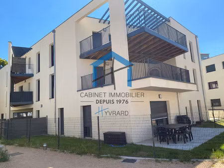 saint priest en jarez - t2 de 48m2 avec terrasse et garage