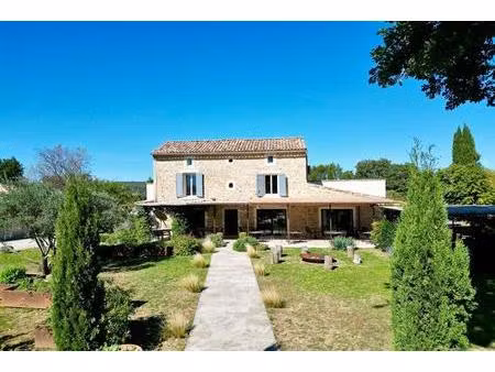 authentique mas en pierre avec restaurant en activité fort pot