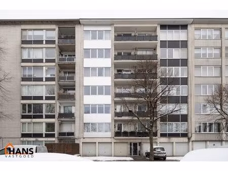 gerenoveerd appartement met garage