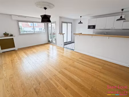 5 pièces avec balcon - terrasse à 2 pas du centre-ville