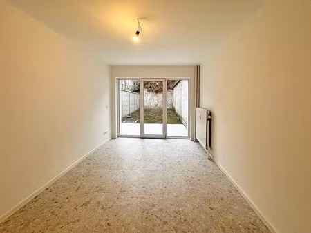 gelijkvloers studio met aparte keuken en tuin in antwerpen!