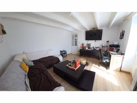 lucon 85400 proche super u adorable maison en pierres renovee/3 chambres avec annexes etja