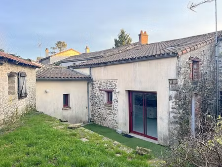 mallievre  maison de bourg  3 chambres  jardin  178000€ fai