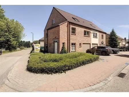 ruime 4-slaapkamer villa