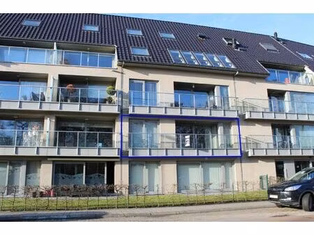 recent één slaapkamer appartement met mooi zicht te oostakker