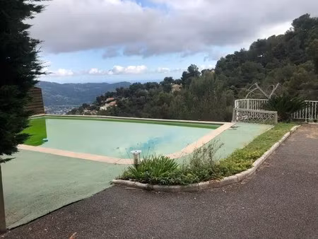 villa de 5 pièces vide ou semi-meublé de 125m² avec 1525 m² de terrain avec cuisine d'été 