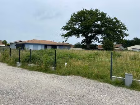 terrain à bâtir à saint-jean-d'illac (33127)