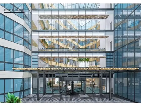 location local professionnel 19 340m²