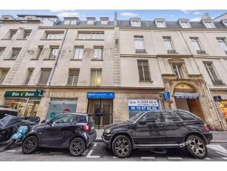 location local professionnel 267m²