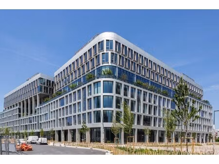 location local professionnel 23 671m² st ouen sur seine 93400