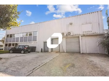 a louer  locaux lumineux climatises