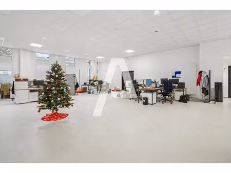 a louer : local de stockage / entrepôts / activités / logistique