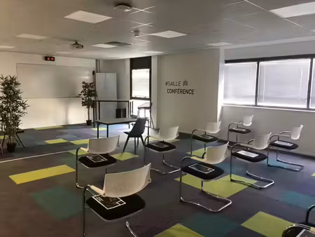 location bureau 2409 m² à tours (37200)