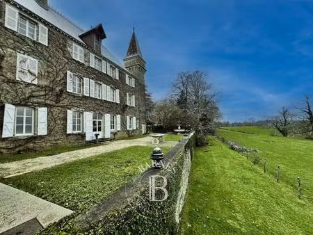 rhône-alpes - château - vue dégagée et piscine