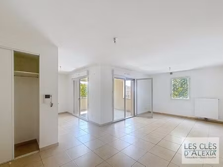 à vendre – appartement t3 de 65 m² avec terrasse et garage double