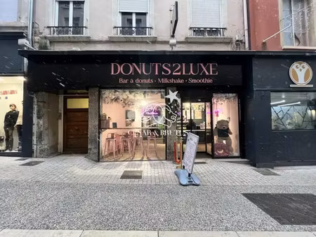 investissement locatif : local commercial + surface a amenager