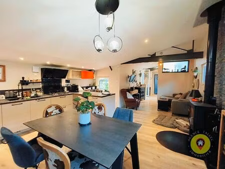 à vendre  ensemble immobilier avec loft  gîte et hangar