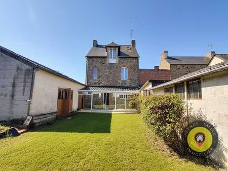 maison à rénover au coeur de ploubalay . tout à pied !