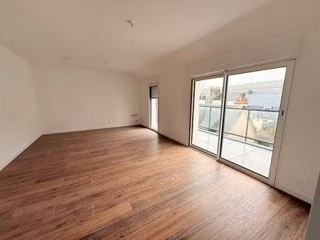 a vendre landerneau appartement t3 au dernier etage terrasse