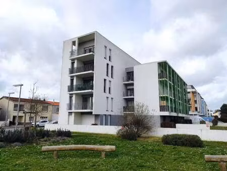 location appartement 3 pièces à la roche-sur-yon centre ville (85000) : à louer 3 pièces /