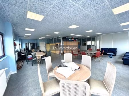 location bureau 5 pièces 214 m² à bergues (59380)