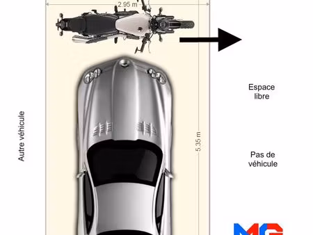 grande taille / côté dégagé / voiture + moto possible / métro 450 m
