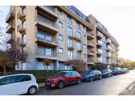 appartement au rez-de-chaussée avec une chambre  idéalement