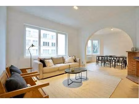 appartement prestigieusement rénové à la square marie louise