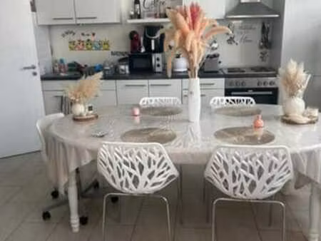 appartement au rez-de-chaussée 2 chambres avec cour