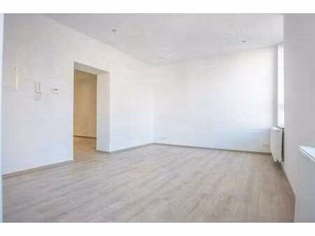 appartement 1ch. au coin du boulevard piercot