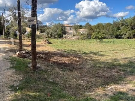 terrain constructible de 948 m2