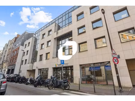 a louer  au pied du metro jean jaures