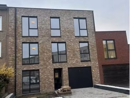 nouvelle constr.: local pro + appart. 2 chambres