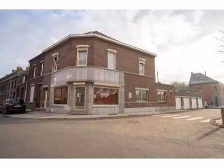 belle maison de commerce avec garages