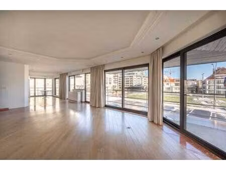 spacieux appartement avec vue sur la mer près de la plage...