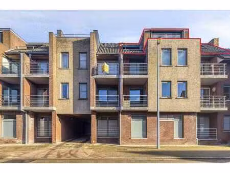 lichtrijk 2 slaapkamer appartement met garage te handzame...