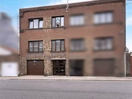 maison bel-étage rénovée 2 chambres et bureau + garage et ja