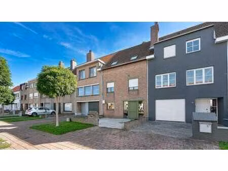 maison familiale prête à emménager à distance de marche de