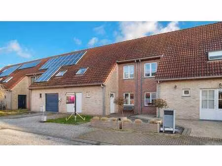 charmante maison prête à emménager dans le centre de dudz...