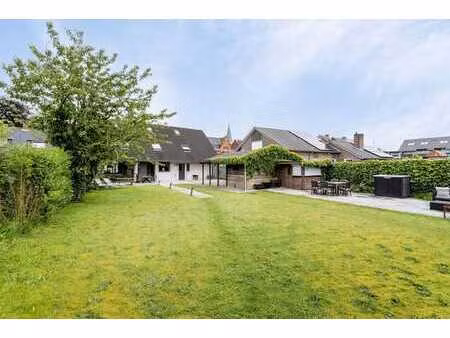 maison à vendre en combinaison avec un complexe de sauna exp