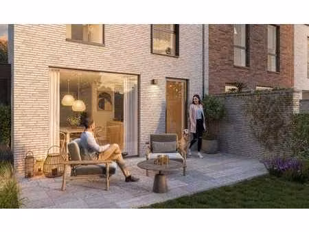 maison moderne avec 4 chambres à coucher