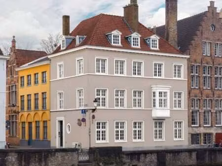 bel immeuble de standing récemment rénové