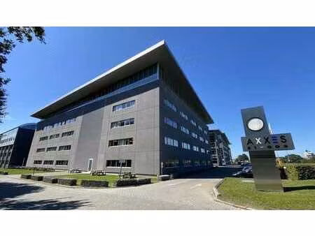 espace de bureau à louer dans le parc d'affaires axxes busi