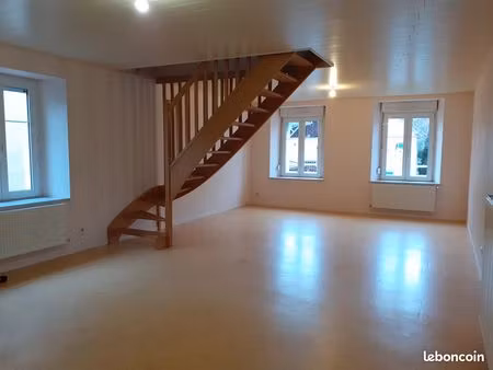 appartement t4/5 en duplex maiche