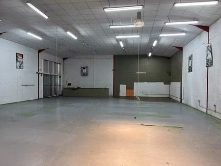 local d'activités à louer